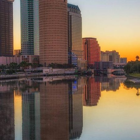 Chic Bungalow Apartment Steps From Armature Works & Downtown Riverwalk Tampa Zewnętrze zdjęcie