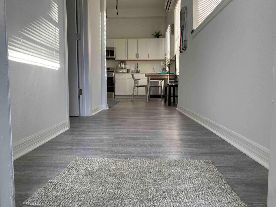 Chic Bungalow Apartment Steps From Armature Works & Downtown Riverwalk Tampa Zewnętrze zdjęcie