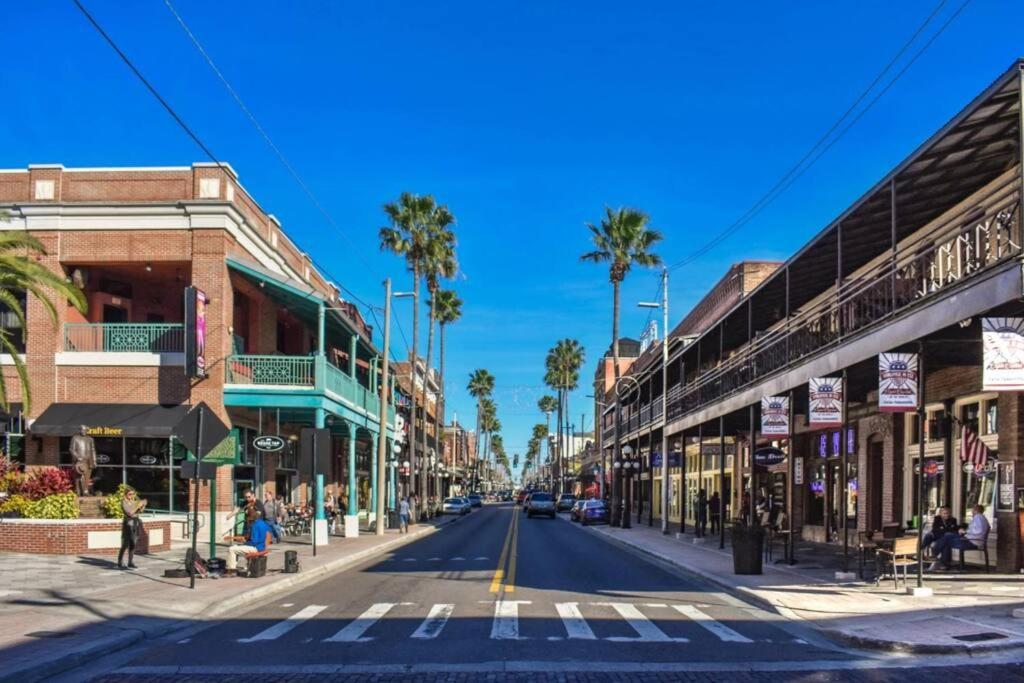 Chic Bungalow Apartment Steps From Armature Works & Downtown Riverwalk Tampa Zewnętrze zdjęcie