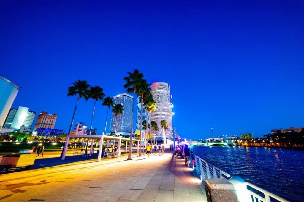 Chic Bungalow Apartment Steps From Armature Works & Downtown Riverwalk Tampa Zewnętrze zdjęcie
