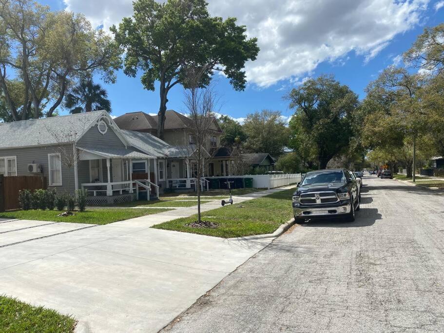 Chic Bungalow Apartment Steps From Armature Works & Downtown Riverwalk Tampa Zewnętrze zdjęcie