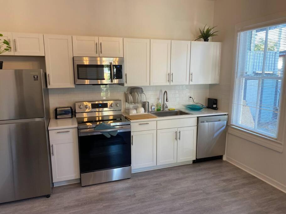 Chic Bungalow Apartment Steps From Armature Works & Downtown Riverwalk Tampa Zewnętrze zdjęcie