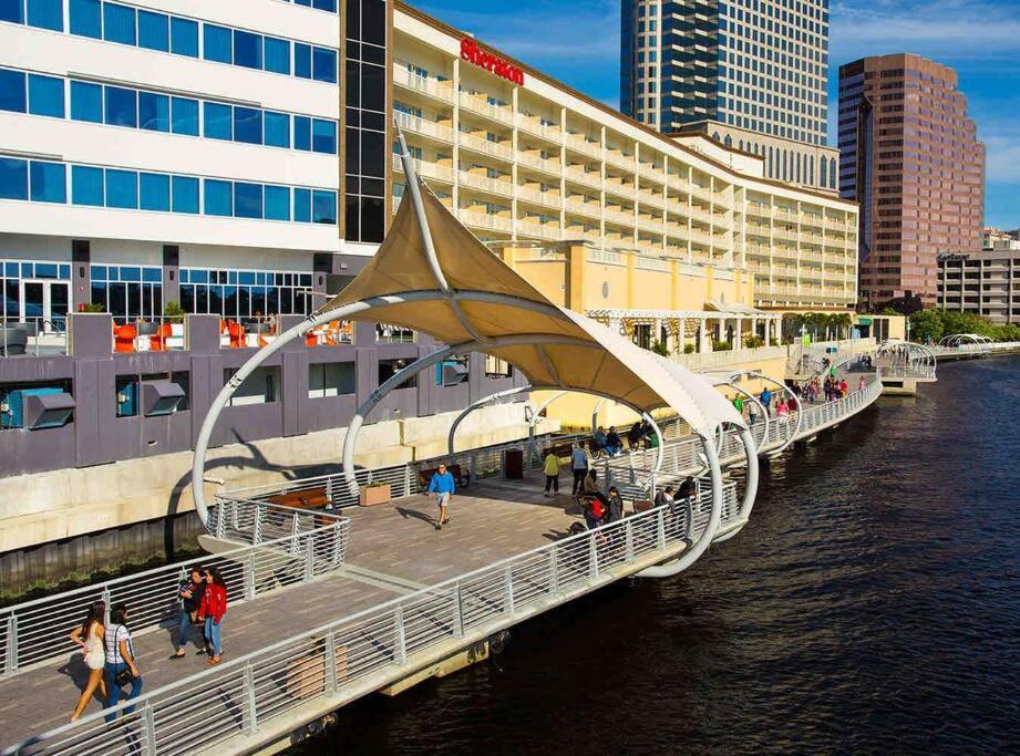 Chic Bungalow Apartment Steps From Armature Works & Downtown Riverwalk Tampa Zewnętrze zdjęcie