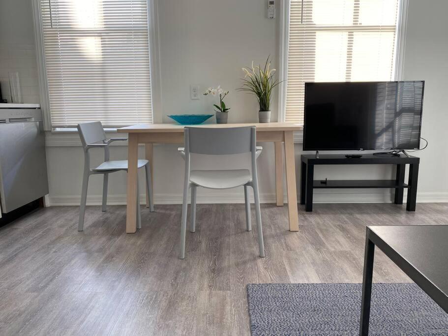 Chic Bungalow Apartment Steps From Armature Works & Downtown Riverwalk Tampa Zewnętrze zdjęcie